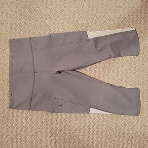ATHLETA Capri Leggings w/ Pockets